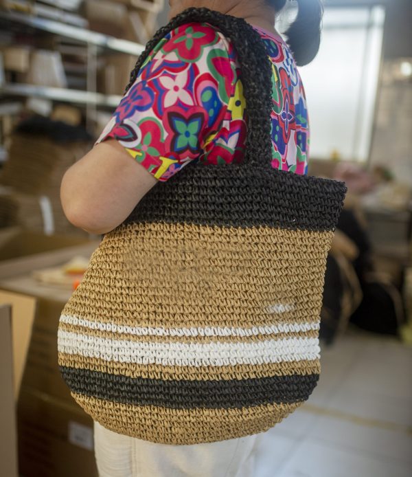 Large Capacity Horizontal Striped Woven Straw Bag - Image 2